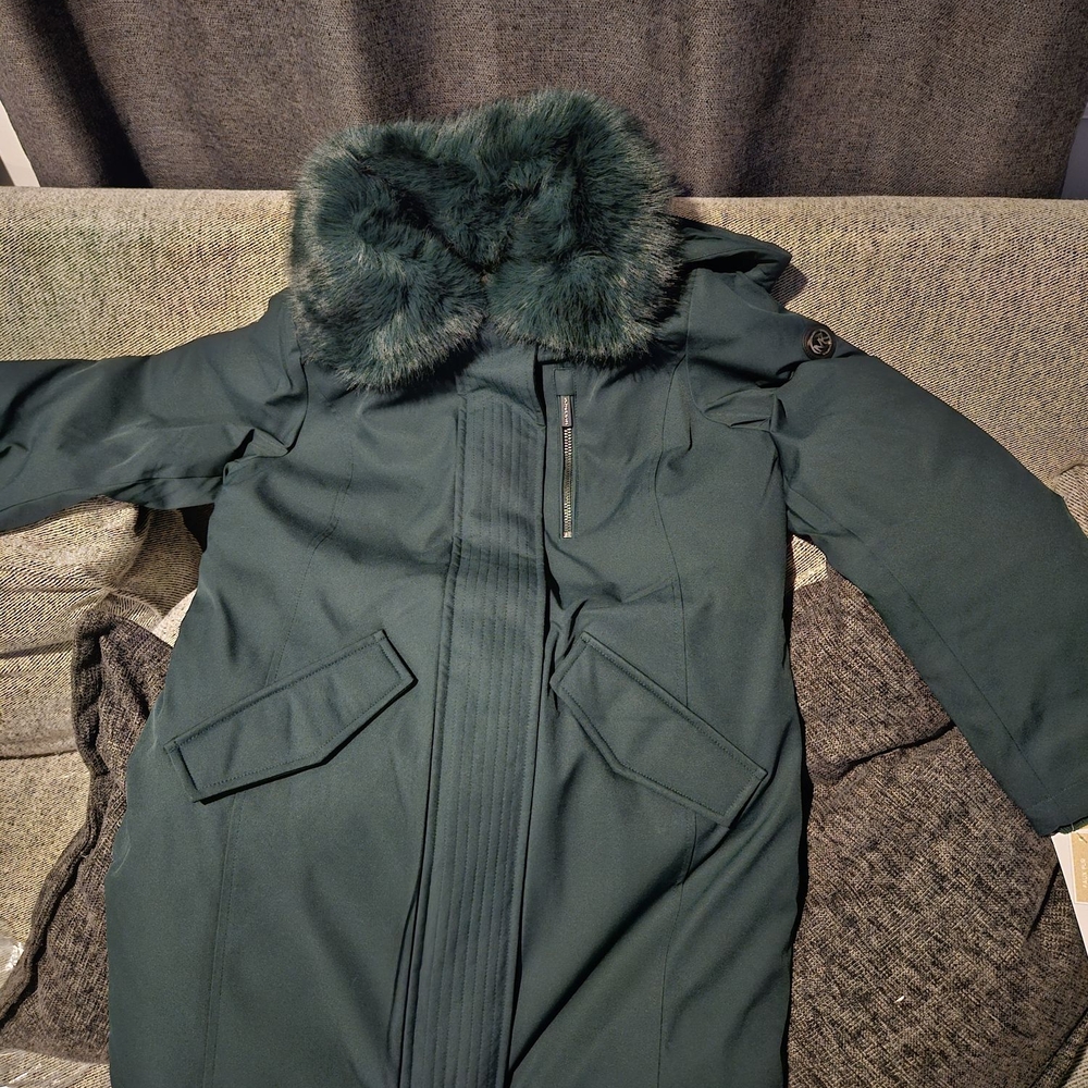 Stylish Green Fur-Trimmed Coat
